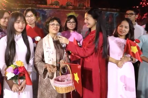 Ngày này 70 năm trước, người Hà Nội ‘cả đêm không ngủ, khóc và vui khủng khiếp’ - Ảnh 3.