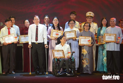Vinh danh điển hình học tập, làm theo tư tưởng, đạo đức, phong cách Hồ Chí Minh phía Nam - Ảnh 2. Vinh danh điển hình học tập, làm theo tư tưởng, đạo đức, phong cách Hồ Chí Minh phía Nam - Ảnh 2.