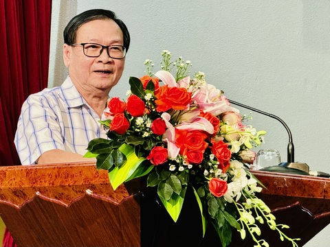 Nguyễn Nhật Ánh: Nhà văn trẻ không từ bỏ con chữ vì đã say mê vô điều kiện - Ảnh 1. Nguyễn Nhật Ánh: Nhà văn trẻ không từ bỏ con chữ vì đã say mê vô điều kiện - Ảnh 1.