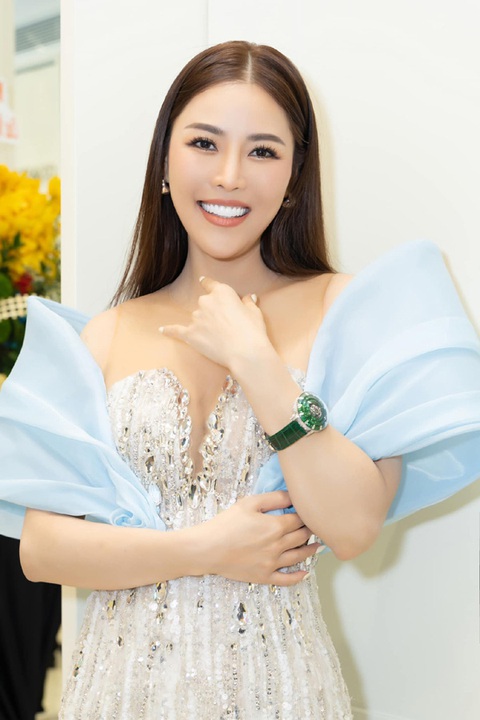 Quế Vân bị huỷ hết hợp đồng làm ăn, rao bán nhà sau ồn ào