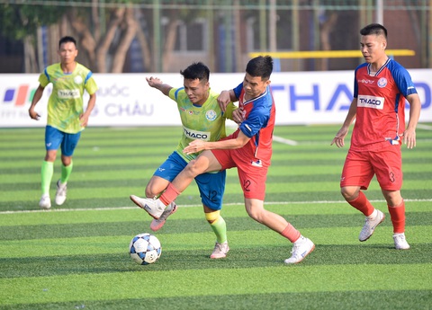 Gác lại âu lo, chán nản, ‘cháy’ hết mình trên sân bóng công nhân, viên chức - Ảnh 1. Những cầu thủ từ nhà máy nhựa, xí nghiệp thoát nước - Ảnh 2.
