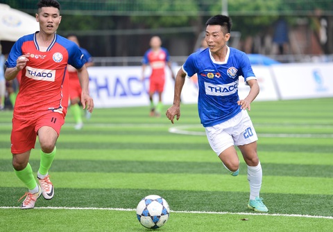 Gác lại âu lo, chán nản, ‘cháy’ hết mình trên sân bóng công nhân, viên chức - Ảnh 1. Những cầu thủ từ nhà máy nhựa, xí nghiệp thoát nước - Ảnh 1.