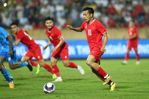HLV Kim Sang Sik: Đội tuyển Việt Nam linh hoạt nhiều lối chơi - Ảnh 2. HLV Kim Sang Sik: Đội tuyển Việt Nam linh hoạt nhiều lối chơi - Ảnh 2.