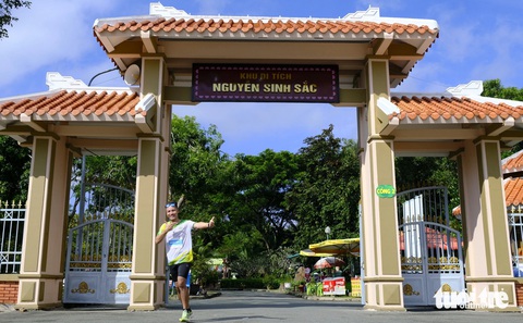 Về Đồng Tháp chạy marathon, ăn canh chua cá linh - Ảnh 4.