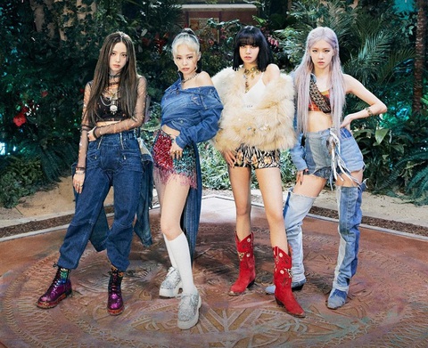 Sao K-pop: Sự lựa chọn hàng đầu của các thương hiệu thời trang xa xỉ - Ảnh 1. Sao K-pop là lựa chọn hàng đầu của các thương hiệu thời trang xa xỉ - Ảnh 1.