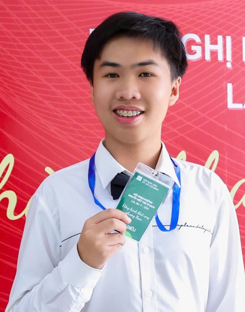 Trong thế giới kỳ ảo của Cao Việt Quỳnh - Ảnh 2. Trong thế giới kỳ ảo của Cao Việt Quỳnh - Ảnh 3.