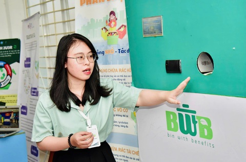 Cô gái Nha Trang với dự án tuyên truyền về môi trường ở trường học - Ảnh 1. Cô gái Nha Trang với dự án tuyên truyền về môi trường ở trường học - Ảnh 1.