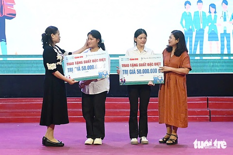 Học bổng Tiếp sức đến trường: Khoản vay trả bằng tri thức cho xã hội - Ảnh 8. Học bổng Tiếp sức đến trường: Khoản vay trả bằng tri thức cho xã hội - Ảnh 8.