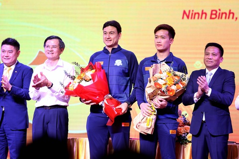 Hoàng Đức, Đặng Văn Lâm muốn đưa CLB Phù Đổng Ninh Bình lên chơi V-League - Ảnh 1. Hoàng Đức, Đặng Văn Lâm muốn đưa CLB Phù Đổng Ninh Bình lên chơi V-League - Ảnh 1.