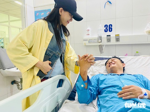 Tư thế ôm chiếc ba lô giúp người câu cá thoát chết sau 32 giờ trên biển - Ảnh 3.