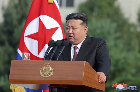 Tin thế giới 17-10: Ông Trump nói là 'cha đẻ của thụ tinh nhân tạo'; Xe tăng Israel bắn vào tháp LHQ - Ảnh 1. Tin thế giới 17-10: Ông Trump nói là 'cha đẻ của thụ tinh nhân tạo'; Xe tăng Israel bắn vào tháp LHQ - Ảnh 1.
