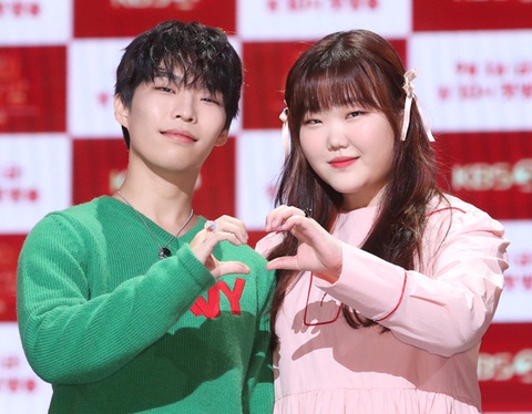 Hiệu ứng Han Kang giúp ca khúc của AKMU ‘hồi sinh’, hai phim điện ảnh được chiếu đặc biệt - Ảnh 2. Hiệu ứng Han Kang giúp ca khúc của AKMU ‘hồi sinh’, hai phim điện ảnh được chiếu đặc biệt - Ảnh 2.