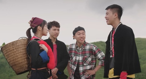 Đi giữa trời rực rỡ kết thúc phần 1, mời gọi ý tưởng kịch bản phần 2, khán giả hỏi: biên kịch dỗi à? - Ảnh 5. Đi giữa trời rực rỡ kết thúc phần 1, mời gọi ý tưởng kịch bản phần 2, khán giả hỏi: biên kịch dỗi à? - Ảnh 3.