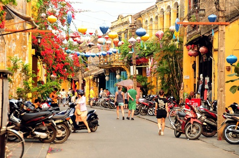 Tiếng còi xe không nên tồn tại ở phố cổ Hội An - Ảnh 1. Tiếng còi xe không nên tồn tại ở phố cổ Hội An - Ảnh 1.