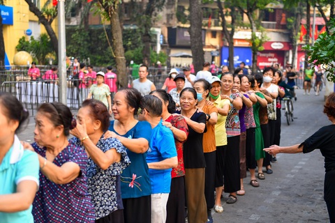 Mãn kinh không đơn giản chỉ là không còn ‘đèn đỏ’ - Ảnh 1. Mãn kinh không đơn giản chỉ là không còn ‘đèn đỏ’ - Ảnh 1.