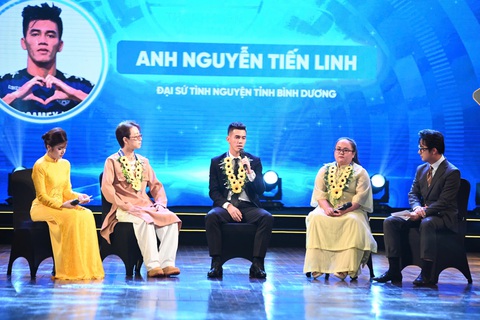 Tôn vinh 2 thanh niên Hà Nội cứu người trong đám cháy chung cư: Thương vì còn nhiều tiếng kêu cứu - Ảnh 3.