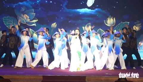 Tôn vinh các tập thể, cá nhân miền Trung - Tây Nguyên là điển hình trong học tập, làm theo gương Bác - Ảnh 4. Những điển hình đầy sáng tạo, cống hiến trong học tập, làm theo gương Bác - Ảnh 4.