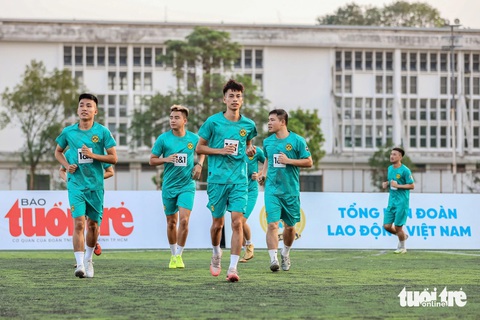 Các đội bóng Công đoàn sẵn sàng trước giờ khai mạc vòng loại khu vực Bắc Ninh - Ảnh 1. Cầu thủ công nhân, viên chức sẵn sàng cho ngày hội bóng đá tại Bắc Ninh - Ảnh 1.