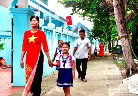 Khánh Hòa cần làm gì để trở thành thành phố trực thuộc trung ương? - Ảnh 2. 'Hiến kế' để Khánh Hòa trở thành thành phố trực thuộc trung ương - Ảnh 4.