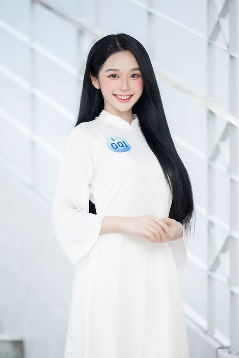 MC song ngữ, giảng viên, hoa khôi, á hậu thi Hoa hậu Quốc gia Việt Nam - Ảnh 5. MC song ngữ, giảng viên, hoa khôi, á hậu thi Hoa hậu Quốc gia Việt Nam - Ảnh 5.