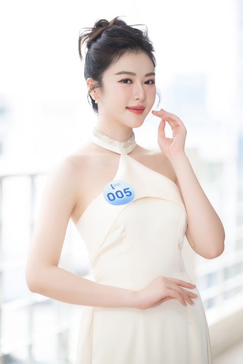 MC song ngữ, giảng viên, hoa khôi, á hậu thi Hoa hậu Quốc gia Việt Nam - Ảnh 7. MC song ngữ, giảng viên, hoa khôi, á hậu thi Hoa hậu Quốc gia Việt Nam - Ảnh 7.
