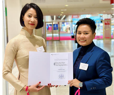 Nhà xuất bản do hai phụ nữ gốc Việt sáng lập nhận giải thưởng Nhà xuất bản Đức xuất sắc năm 2024 - Ảnh 5. Nhà xuất bản do hai phụ nữ gốc Việt sáng lập nhận giải thưởng Nhà xuất bản Đức xuất sắc năm 2024 - Ảnh 5.