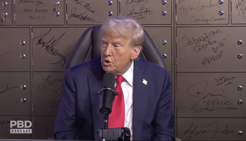 Ông Trump đổ lỗi ông Zelensky khiến chiến tranh bùng nổ - Ảnh 1. Ông Trump đổ lỗi ông Zelensky khiến chiến tranh bùng nổ - Ảnh 1.