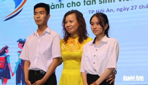Người gieo mầm tương lai cho các em tân sinh viên - Ảnh 2.
