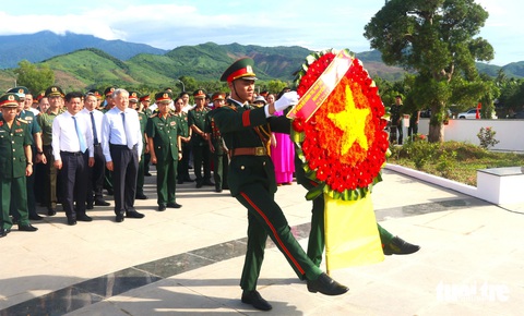 Phong tặng danh hiệu Anh hùng Lực lượng vũ trang nhân dân cho Tiểu đoàn 59 - Ảnh 5. Tôn vinh Tiểu đoàn 59 và các cá nhân anh hùng - Ảnh 5.