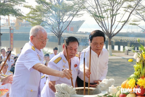 Họp mặt kỷ niệm 63 năm ngày mở đường Hồ Chí Minh trên biển - Ảnh 1.