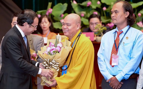 Bí thư Nguyễn Văn Nên: 'TP.HCM phải đi nhanh và có kết quả sớm trong xóa nhà tạm' - Ảnh 2.