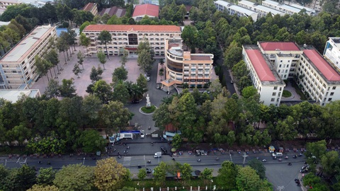 Truy tố cựu hiệu trưởng Trường đại học Đồng Nai và thuộc cấp - Ảnh 1.