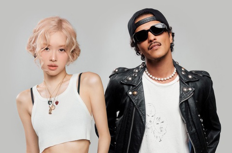 Vượt Taylor Swift, ca khúc mới của Rosé BlackPink và Bruno Mars là màn kết hợp bùng nổ nhất 2024 - Ảnh 4. Vượt Taylor Swift, ca khúc mới của Rosé BlackPink và Bruno Mars là màn kết hợp bùng nổ nhất 2024 - Ảnh 4.