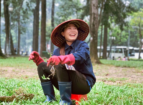 - Ảnh 1. Đời thường dung dị ở trung tâm TP.HCM qua ống kính của sinh viên Trường đại học Nguyễn Tất Thành - Ảnh 1.