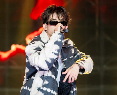 Rap Việt: HIEUTHUHAi có đủ tầm để làm giám khảo ư? - Ảnh 3. Rap Việt: HIEUTHUHAi có đủ tầm để làm giám khảo ư? - Ảnh 3.