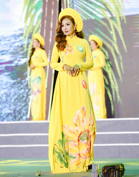 Vương Thị Hương là Hoa hậu Doanh nhân Trái đất 2024 - Ảnh 3. Vương Thị Hương là Hoa hậu Doanh nhân Trái đất 2024 - Ảnh 3.