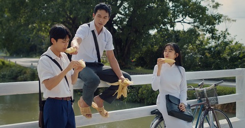 Ngày xưa có một chuyện tình lại bị so sánh Mắt biếc, đạo diễn nói gì? - Ảnh 3. Ngày xưa có một chuyện tình: 'Chúng ta đang bước vào vũ trụ văn học của Nguyễn Nhật Ánh' - Ảnh 6.