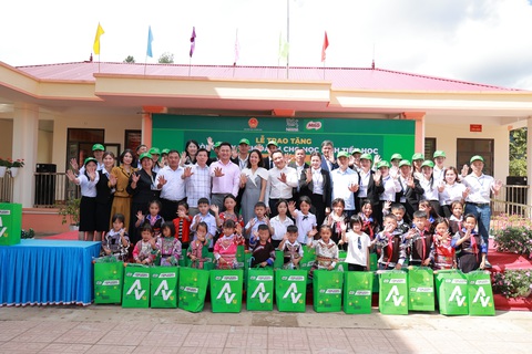 Nestlé MILO trao tặng máy tính cho các trường tiểu học vùng cao - Ảnh 3.