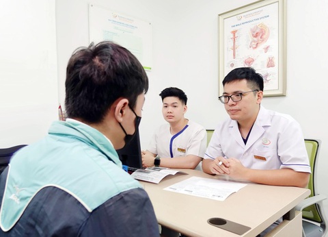 Ngủ dậy đau quằn quại ‘vùng kín’, có thể do xoắn tinh hoàn - Ảnh 1. Ngủ dậy đau quằn quại ‘vùng kín’, có thể do xoắn tinh hoàn - Ảnh 1.