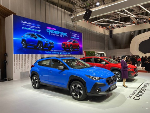 Subaru Crosstrek giá cao nhất 1,268 tỷ tại Việt Nam: Cùng cỡ Corolla Cross nhưng đắt ngang Santa Fe tầm trung, nhập Nhật, động cơ hybrid- Ảnh 1. Subaru Crosstrek 2024 ra mắt Việt Nam: To ngang Corolla Cross giá ngang Hyundai Santa Fe - Ảnh 1.
