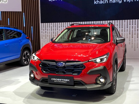 Subaru Crosstrek giá cao nhất 1,268 tỷ tại Việt Nam: Cùng cỡ Corolla Cross nhưng đắt ngang Santa Fe tầm trung, nhập Nhật, động cơ hybrid- Ảnh 4. Subaru Crosstrek 2024 ra mắt Việt Nam: Cạnh tranh Corolla Cross với giá ngang Hyundai Santa Fe - Ảnh 4.