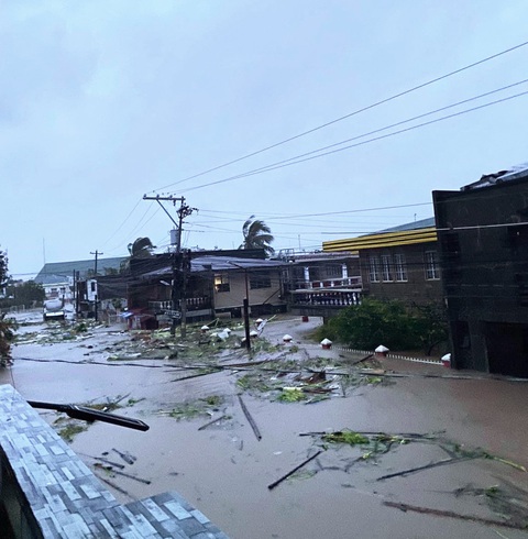 Philippines đóng trường học, cơ quan chính phủ đón bão Trami - Ảnh 1. Philippines đóng trường học, cơ quan chính phủ đón bão Trami - Ảnh 1.