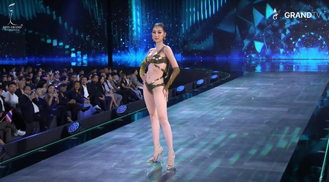 Miss Grand International thi áo tắm, dạ hội; Quế Anh biến hình trên sân khấu - Ảnh 3. Miss Grand International thi áo tắm, dạ hội; Quế Anh biến hình trên sân khấu - Ảnh 3.