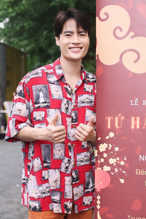 Đạo diễn 'Kính Vạn Hoa' Nguyễn Minh Chung trở lại với phim hài Tết 2025 - Ảnh 5. Đạo diễn 'Kính vạn hoa' Nguyễn Minh Chung trở lại với phim hài Tết 2025 - Ảnh 5.