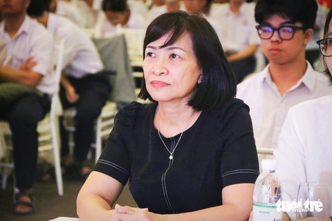 Người dượng bán hàng rong dắt cháu mồ côi cha mẹ về Nha Trang nhận học bổng Tiếp sức đến trường - Ảnh 10. Ba chị em mất cha mẹ cùng học ĐH Khoa học Tự nhiên TP.HCM: Tiếp sức đến trường làm mình bớt cô đơn! - Ảnh 23.