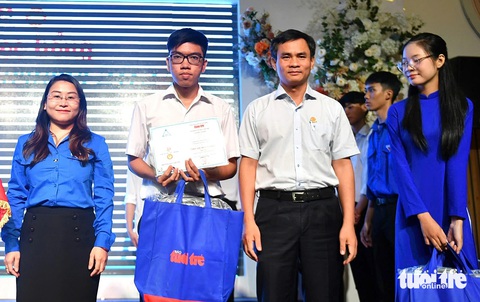Ba chị em mất cha mẹ cùng học ĐH Khoa học Tự nhiên TP.HCM: Tiếp sức đến trường làm mình bớt cô đơn! - Ảnh 27.