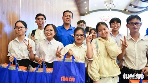 - Ảnh 2. Ba chị em mất cha mẹ cùng học ĐH Khoa học Tự nhiên TP.HCM: Tiếp sức đến trường làm mình bớt cô đơn! - Ảnh 31.