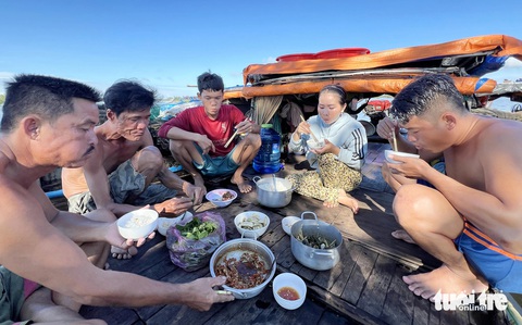 Ba đời lênh đênh đồng nước nổi - Ảnh 2. Ba đời lênh đênh đồng nước nổi - Ảnh 3.