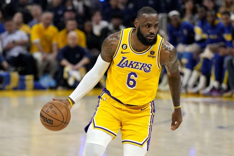 Lebron James tập thiền để duy trì phong độ tuổi 40 - Ảnh 1.