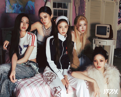 BlackPink cùng Aespa bùng nổ, ILLIT và ITZY lép vế trên đường đua âm nhạc tháng 10 - Ảnh 5. BlackPink cùng Aespa bùng nổ, ILLIT và ITZY lép vế trên đường đua âm nhạc tháng 10 - Ảnh 5.